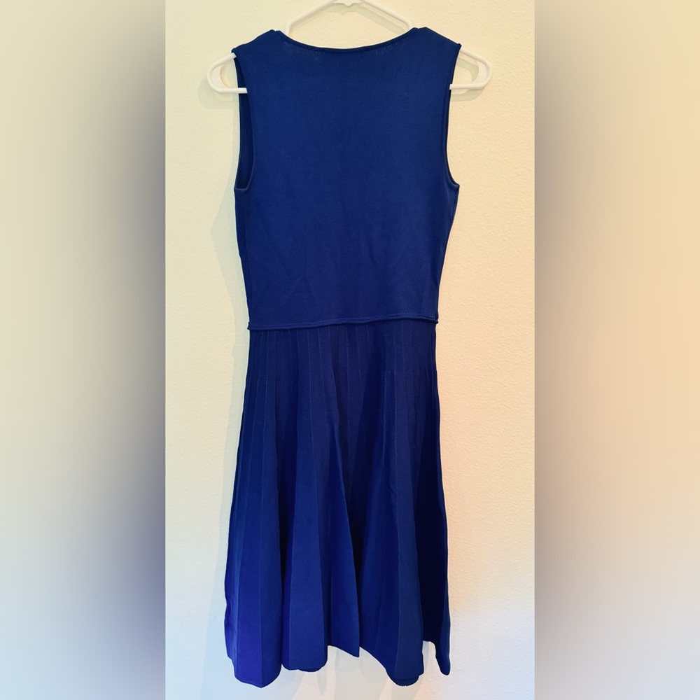 Ellen Tracy Blue Sleeveless Stretch Knit Dress - Picture 2 of 3